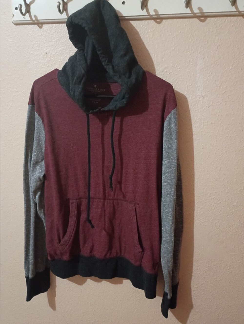 MENS AMERICAN EAGLE SIZE MEDIUM